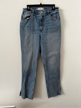 Abercrombie & Fitch Women's Straight Leg Jeans in Medium Wash Blue